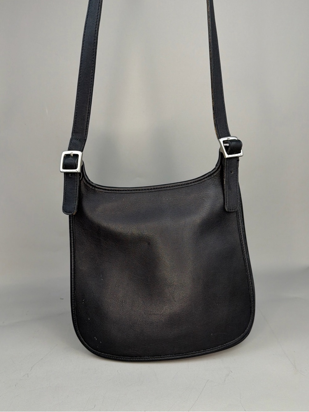 Vintage Coach Slim Hippie Flap bag Black leather. Style 9135 Crossbody